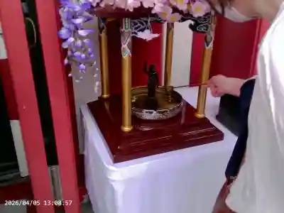 寛永寺不忍池弁天堂の{uncategorized: "未分類", other: "その他", undefined: "問題あり", building: "その他建物", grave: "お墓", sacred_gate: "鳥居", guardian: "狛犬", statue: "像", buddha: "仏像", history: "歴史", nature: "自然", garden: "庭園", animal: "動物", pagoda: "塔", temizu: "手水舎", mountain_gate: "山門・神門", sanctuary: "本殿・本堂", subordinate: "末社・摂社", art: "芸術", scenery: "景色", jizo: "地蔵", ema: "絵馬", goshuin: "御朱印", omikuji: "おみくじ", items: "授与品その他", amulet: "お守り", goshuincho: "御朱印帳", eats: "食事", festival: "お祭り", votive_dance: "神楽", shichigosan: "七五三参", wedding: "結婚式", experience: "体験その他", initially: "初詣", around: "周辺", anti_infection: "感染症対策"}