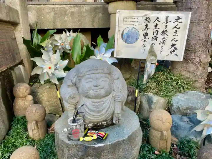 経王寺の{uncategorized: "未分類", other: "その他", undefined: "問題あり", building: "その他建物", grave: "お墓", sacred_gate: "鳥居", guardian: "狛犬", statue: "像", buddha: "仏像", history: "歴史", nature: "自然", garden: "庭園", animal: "動物", pagoda: "塔", temizu: "手水舎", mountain_gate: "山門・神門", sanctuary: "本殿・本堂", subordinate: "末社・摂社", art: "芸術", scenery: "景色", jizo: "地蔵", ema: "絵馬", goshuin: "御朱印", omikuji: "おみくじ", items: "授与品その他", amulet: "お守り", goshuincho: "御朱印帳", eats: "食事", festival: "お祭り", votive_dance: "神楽", shichigosan: "七五三参", wedding: "結婚式", experience: "体験その他", initially: "初詣", around: "周辺", anti_infection: "感染症対策"}