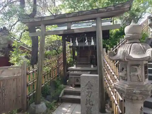 市谷亀岡八幡宮の末社