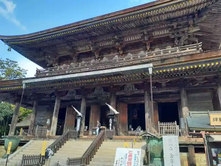 金峯山寺の本殿・本堂