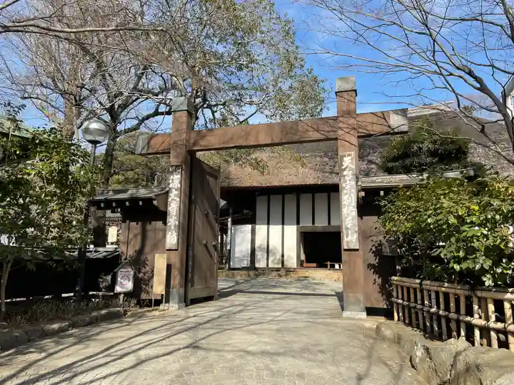 深大寺の山門・神門