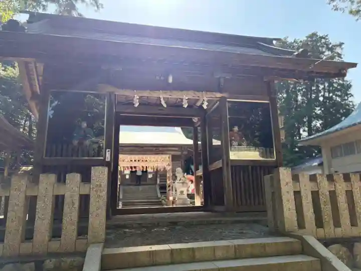 草薙神社の{uncategorized: "未分類", other: "その他", undefined: "問題あり", building: "その他建物", grave: "お墓", sacred_gate: "鳥居", guardian: "狛犬", statue: "像", buddha: "仏像", history: "歴史", nature: "自然", garden: "庭園", animal: "動物", pagoda: "塔", temizu: "手水舎", mountain_gate: "山門・神門", sanctuary: "本殿・本堂", subordinate: "末社・摂社", art: "芸術", scenery: "景色", jizo: "地蔵", ema: "絵馬", goshuin: "御朱印", omikuji: "おみくじ", items: "授与品その他", amulet: "お守り", goshuincho: "御朱印帳", eats: "食事", festival: "お祭り", votive_dance: "神楽", shichigosan: "七五三参", wedding: "結婚式", experience: "体験その他", initially: "初詣", around: "周辺", anti_infection: "感染症対策"}
