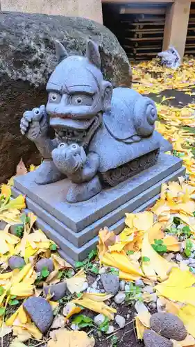 稲荷鬼王神社の像