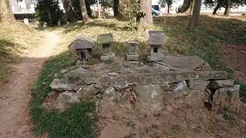 人丸神社（小中町）の末社・摂社