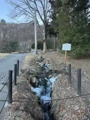 諏訪大社上社前宮の{uncategorized: "未分類", other: "その他", undefined: "問題あり", building: "その他建物", grave: "お墓", sacred_gate: "鳥居", guardian: "狛犬", statue: "像", buddha: "仏像", history: "歴史", nature: "自然", garden: "庭園", animal: "動物", pagoda: "塔", temizu: "手水舎", mountain_gate: "山門・神門", sanctuary: "本殿・本堂", subordinate: "末社・摂社", art: "芸術", scenery: "景色", jizo: "地蔵", ema: "絵馬", goshuin: "御朱印", omikuji: "おみくじ", items: "授与品その他", amulet: "お守り", goshuincho: "御朱印帳", eats: "食事", festival: "お祭り", votive_dance: "神楽", shichigosan: "七五三参", wedding: "結婚式", experience: "体験その他", initially: "初詣", around: "周辺", anti_infection: "感染症対策"}