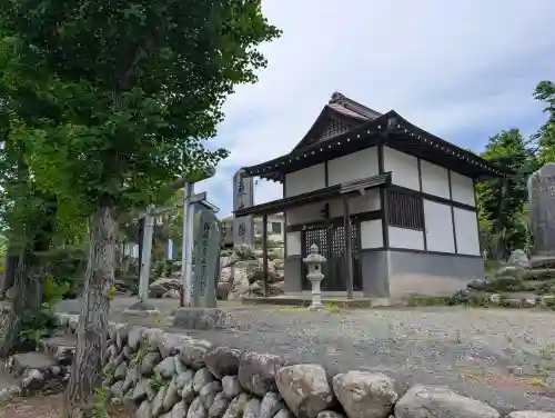 春日神社の{uncategorized: "未分類", other: "その他", undefined: "問題あり", building: "その他建物", grave: "お墓", sacred_gate: "鳥居", guardian: "狛犬", statue: "像", buddha: "仏像", history: "歴史", nature: "自然", garden: "庭園", animal: "動物", pagoda: "塔", temizu: "手水舎", mountain_gate: "山門・神門", sanctuary: "本殿・本堂", subordinate: "末社・摂社", art: "芸術", scenery: "景色", jizo: "地蔵", ema: "絵馬", goshuin: "御朱印", omikuji: "おみくじ", items: "授与品その他", amulet: "お守り", goshuincho: "御朱印帳", eats: "食事", festival: "お祭り", votive_dance: "神楽", shichigosan: "七五三参", wedding: "結婚式", experience: "体験その他", initially: "初詣", around: "周辺", anti_infection: "感染症対策"}