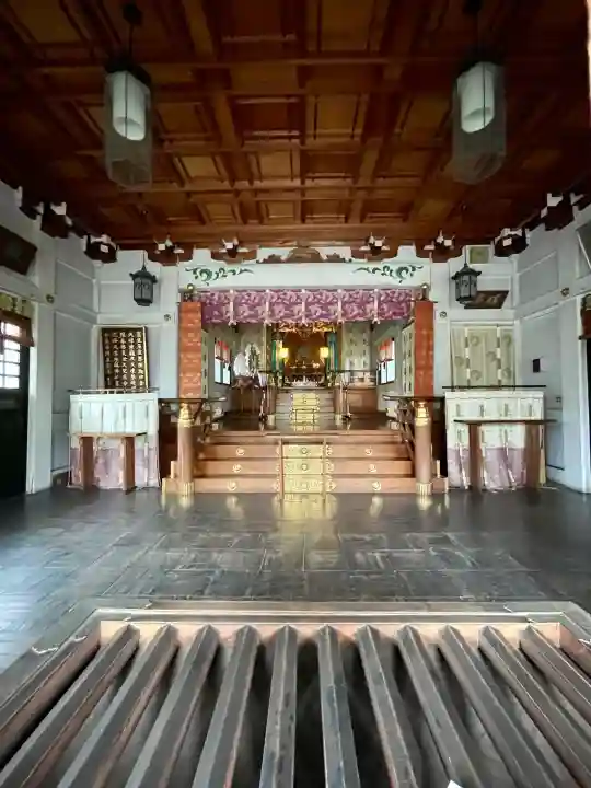 河原町稲荷神社の{uncategorized: "未分類", other: "その他", undefined: "問題あり", building: "その他建物", grave: "お墓", sacred_gate: "鳥居", guardian: "狛犬", statue: "像", buddha: "仏像", history: "歴史", nature: "自然", garden: "庭園", animal: "動物", pagoda: "塔", temizu: "手水舎", mountain_gate: "山門・神門", sanctuary: "本殿・本堂", subordinate: "末社・摂社", art: "芸術", scenery: "景色", jizo: "地蔵", ema: "絵馬", goshuin: "御朱印", omikuji: "おみくじ", items: "授与品その他", amulet: "お守り", goshuincho: "御朱印帳", eats: "食事", festival: "お祭り", votive_dance: "神楽", shichigosan: "七五三参", wedding: "結婚式", experience: "体験その他", initially: "初詣", around: "周辺", anti_infection: "感染症対策"}