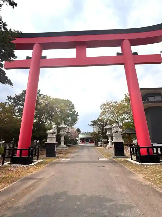 白老八幡神社の{uncategorized: "未分類", other: "その他", undefined: "問題あり", building: "その他建物", grave: "お墓", sacred_gate: "鳥居", guardian: "狛犬", statue: "像", buddha: "仏像", history: "歴史", nature: "自然", garden: "庭園", animal: "動物", pagoda: "塔", temizu: "手水舎", mountain_gate: "山門・神門", sanctuary: "本殿・本堂", subordinate: "末社・摂社", art: "芸術", scenery: "景色", jizo: "地蔵", ema: "絵馬", goshuin: "御朱印", omikuji: "おみくじ", items: "授与品その他", amulet: "お守り", goshuincho: "御朱印帳", eats: "食事", festival: "お祭り", votive_dance: "神楽", shichigosan: "七五三参", wedding: "結婚式", experience: "体験その他", initially: "初詣", around: "周辺", anti_infection: "感染症対策"}
