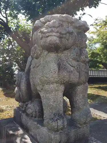 諏訪神社の狛犬