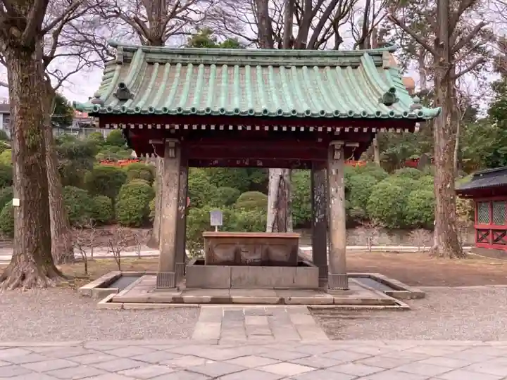 根津神社の手水舎