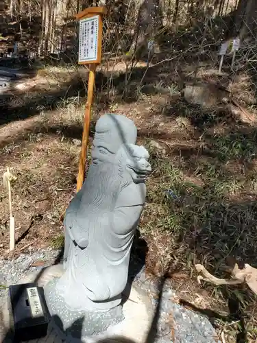 日光二荒山神社の像