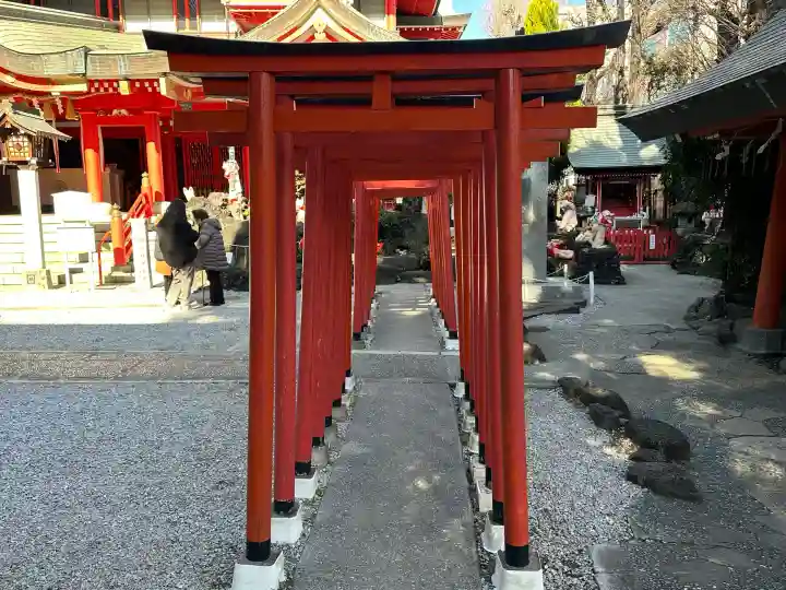 京濱伏見稲荷神社の{uncategorized: "未分類", other: "その他", undefined: "問題あり", building: "その他建物", grave: "お墓", sacred_gate: "鳥居", guardian: "狛犬", statue: "像", buddha: "仏像", history: "歴史", nature: "自然", garden: "庭園", animal: "動物", pagoda: "塔", temizu: "手水舎", mountain_gate: "山門・神門", sanctuary: "本殿・本堂", subordinate: "末社・摂社", art: "芸術", scenery: "景色", jizo: "地蔵", ema: "絵馬", goshuin: "御朱印", omikuji: "おみくじ", items: "授与品その他", amulet: "お守り", goshuincho: "御朱印帳", eats: "食事", festival: "お祭り", votive_dance: "神楽", shichigosan: "七五三参", wedding: "結婚式", experience: "体験その他", initially: "初詣", around: "周辺", anti_infection: "感染症対策"}