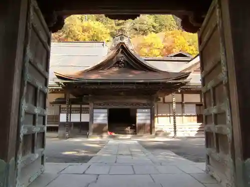 遍照光院の山門・神門
