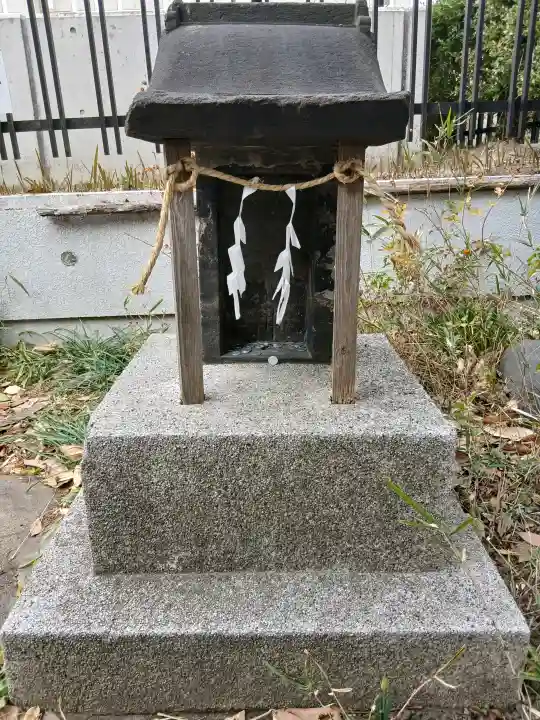 豊栄稲荷神社の{uncategorized: "未分類", other: "その他", undefined: "問題あり", building: "その他建物", grave: "お墓", sacred_gate: "鳥居", guardian: "狛犬", statue: "像", buddha: "仏像", history: "歴史", nature: "自然", garden: "庭園", animal: "動物", pagoda: "塔", temizu: "手水舎", mountain_gate: "山門・神門", sanctuary: "本殿・本堂", subordinate: "末社・摂社", art: "芸術", scenery: "景色", jizo: "地蔵", ema: "絵馬", goshuin: "御朱印", omikuji: "おみくじ", items: "授与品その他", amulet: "お守り", goshuincho: "御朱印帳", eats: "食事", festival: "お祭り", votive_dance: "神楽", shichigosan: "七五三参", wedding: "結婚式", experience: "体験その他", initially: "初詣", around: "周辺", anti_infection: "感染症対策"}
