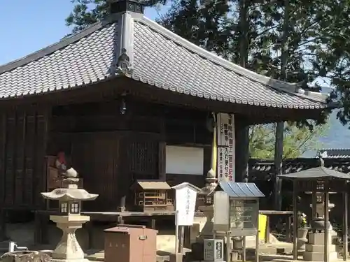 慈尊院の本殿・本堂