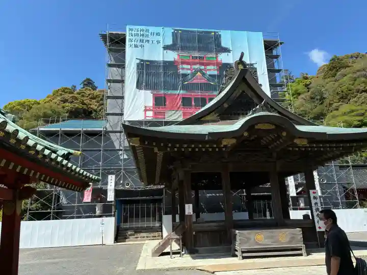 静岡浅間神社の{uncategorized: "未分類", other: "その他", undefined: "問題あり", building: "その他建物", grave: "お墓", sacred_gate: "鳥居", guardian: "狛犬", statue: "像", buddha: "仏像", history: "歴史", nature: "自然", garden: "庭園", animal: "動物", pagoda: "塔", temizu: "手水舎", mountain_gate: "山門・神門", sanctuary: "本殿・本堂", subordinate: "末社・摂社", art: "芸術", scenery: "景色", jizo: "地蔵", ema: "絵馬", goshuin: "御朱印", omikuji: "おみくじ", items: "授与品その他", amulet: "お守り", goshuincho: "御朱印帳", eats: "食事", festival: "お祭り", votive_dance: "神楽", shichigosan: "七五三参", wedding: "結婚式", experience: "体験その他", initially: "初詣", around: "周辺", anti_infection: "感染症対策"}