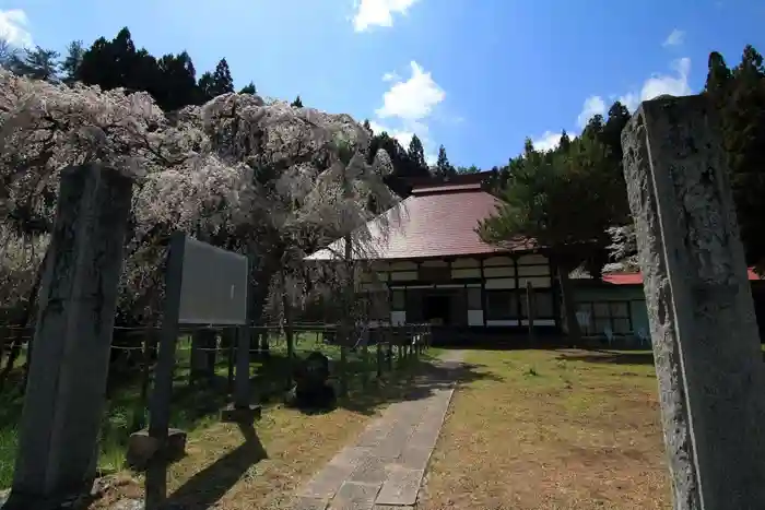 永泉寺の本殿