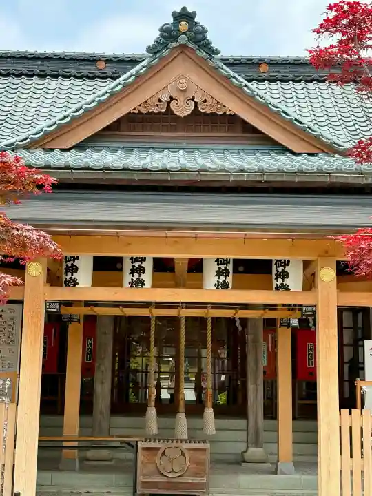 總社 和田八幡宮の{uncategorized: "未分類", other: "その他", undefined: "問題あり", building: "その他建物", grave: "お墓", sacred_gate: "鳥居", guardian: "狛犬", statue: "像", buddha: "仏像", history: "歴史", nature: "自然", garden: "庭園", animal: "動物", pagoda: "塔", temizu: "手水舎", mountain_gate: "山門・神門", sanctuary: "本殿・本堂", subordinate: "末社・摂社", art: "芸術", scenery: "景色", jizo: "地蔵", ema: "絵馬", goshuin: "御朱印", omikuji: "おみくじ", items: "授与品その他", amulet: "お守り", goshuincho: "御朱印帳", eats: "食事", festival: "お祭り", votive_dance: "神楽", shichigosan: "七五三参", wedding: "結婚式", experience: "体験その他", initially: "初詣", around: "周辺", anti_infection: "感染症対策"}