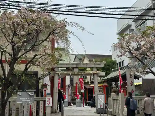 吉原神社の{uncategorized: "未分類", other: "その他", undefined: "問題あり", building: "その他建物", grave: "お墓", sacred_gate: "鳥居", guardian: "狛犬", statue: "像", buddha: "仏像", history: "歴史", nature: "自然", garden: "庭園", animal: "動物", pagoda: "塔", temizu: "手水舎", mountain_gate: "山門・神門", sanctuary: "本殿・本堂", subordinate: "末社・摂社", art: "芸術", scenery: "景色", jizo: "地蔵", ema: "絵馬", goshuin: "御朱印", omikuji: "おみくじ", items: "授与品その他", amulet: "お守り", goshuincho: "御朱印帳", eats: "食事", festival: "お祭り", votive_dance: "神楽", shichigosan: "七五三参", wedding: "結婚式", experience: "体験その他", initially: "初詣", around: "周辺", anti_infection: "感染症対策"}