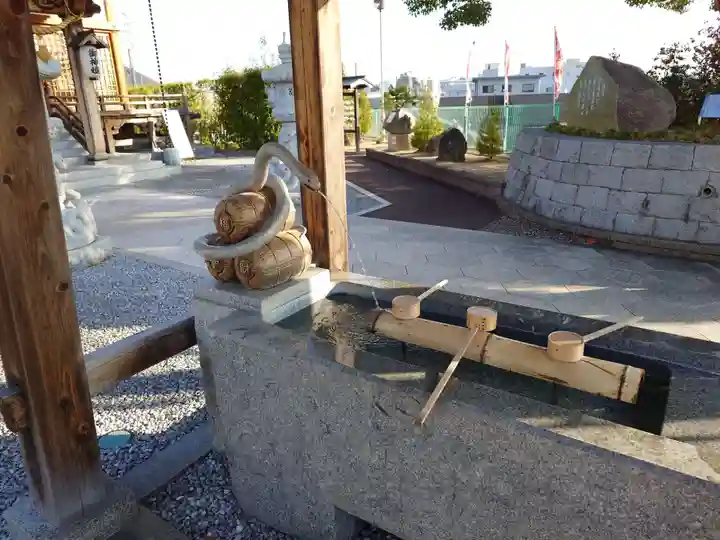 岩国白蛇神社の手水舎