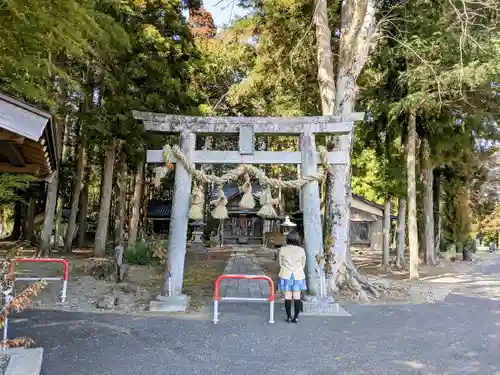 石曽根諏訪神社の鳥居