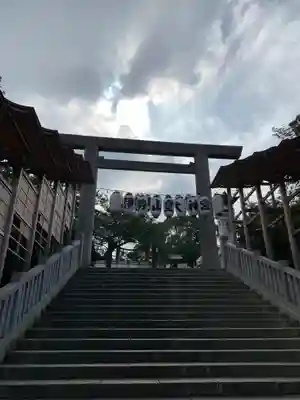 伊勢山皇大神宮の鳥居