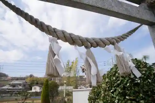 横浜御嶽神社の鳥居