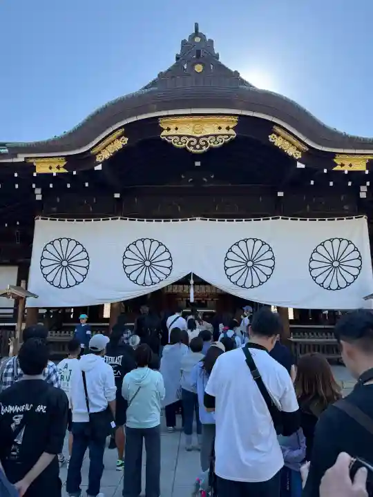 靖國神社の{uncategorized: "未分類", other: "その他", undefined: "問題あり", building: "その他建物", grave: "お墓", sacred_gate: "鳥居", guardian: "狛犬", statue: "像", buddha: "仏像", history: "歴史", nature: "自然", garden: "庭園", animal: "動物", pagoda: "塔", temizu: "手水舎", mountain_gate: "山門・神門", sanctuary: "本殿・本堂", subordinate: "末社・摂社", art: "芸術", scenery: "景色", jizo: "地蔵", ema: "絵馬", goshuin: "御朱印", omikuji: "おみくじ", items: "授与品その他", amulet: "お守り", goshuincho: "御朱印帳", eats: "食事", festival: "お祭り", votive_dance: "神楽", shichigosan: "七五三参", wedding: "結婚式", experience: "体験その他", initially: "初詣", around: "周辺", anti_infection: "感染症対策"}