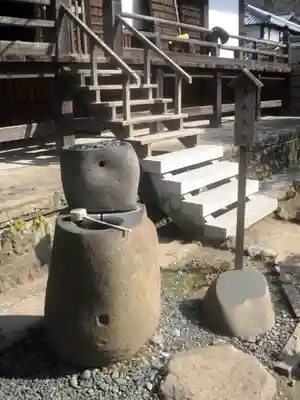 宝戒寺の手水舎