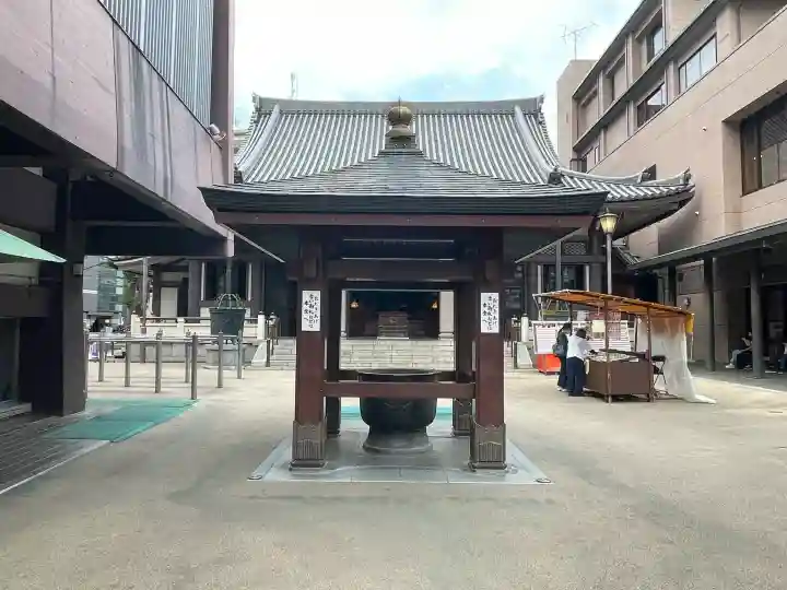 とげぬき地蔵尊 高岩寺の{uncategorized: "未分類", other: "その他", undefined: "問題あり", building: "その他建物", grave: "お墓", sacred_gate: "鳥居", guardian: "狛犬", statue: "像", buddha: "仏像", history: "歴史", nature: "自然", garden: "庭園", animal: "動物", pagoda: "塔", temizu: "手水舎", mountain_gate: "山門・神門", sanctuary: "本殿・本堂", subordinate: "末社・摂社", art: "芸術", scenery: "景色", jizo: "地蔵", ema: "絵馬", goshuin: "御朱印", omikuji: "おみくじ", items: "授与品その他", amulet: "お守り", goshuincho: "御朱印帳", eats: "食事", festival: "お祭り", votive_dance: "神楽", shichigosan: "七五三参", wedding: "結婚式", experience: "体験その他", initially: "初詣", around: "周辺", anti_infection: "感染症対策"}