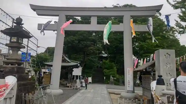 白旗神社(西御門)の{uncategorized: "未分類", other: "その他", undefined: "問題あり", building: "その他建物", grave: "お墓", sacred_gate: "鳥居", guardian: "狛犬", statue: "像", buddha: "仏像", history: "歴史", nature: "自然", garden: "庭園", animal: "動物", pagoda: "塔", temizu: "手水舎", mountain_gate: "山門・神門", sanctuary: "本殿・本堂", subordinate: "末社・摂社", art: "芸術", scenery: "景色", jizo: "地蔵", ema: "絵馬", goshuin: "御朱印", omikuji: "おみくじ", items: "授与品その他", amulet: "お守り", goshuincho: "御朱印帳", eats: "食事", festival: "お祭り", votive_dance: "神楽", shichigosan: "七五三参", wedding: "結婚式", experience: "体験その他", initially: "初詣", around: "周辺", anti_infection: "感染症対策"}
