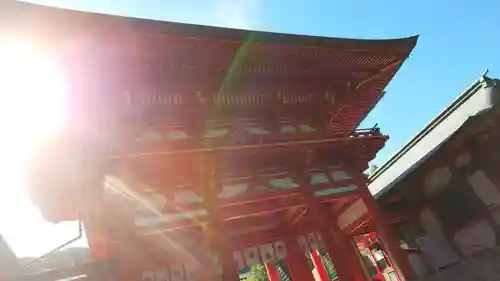 近江神宮の山門・神門