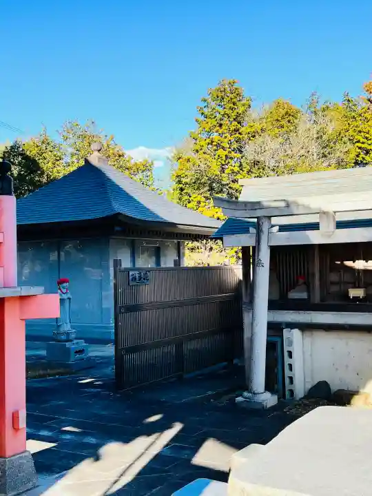 不動院(東光寺)の{uncategorized: "未分類", other: "その他", undefined: "問題あり", building: "その他建物", grave: "お墓", sacred_gate: "鳥居", guardian: "狛犬", statue: "像", buddha: "仏像", history: "歴史", nature: "自然", garden: "庭園", animal: "動物", pagoda: "塔", temizu: "手水舎", mountain_gate: "山門・神門", sanctuary: "本殿・本堂", subordinate: "末社・摂社", art: "芸術", scenery: "景色", jizo: "地蔵", ema: "絵馬", goshuin: "御朱印", omikuji: "おみくじ", items: "授与品その他", amulet: "お守り", goshuincho: "御朱印帳", eats: "食事", festival: "お祭り", votive_dance: "神楽", shichigosan: "七五三参", wedding: "結婚式", experience: "体験その他", initially: "初詣", around: "周辺", anti_infection: "感染症対策"}