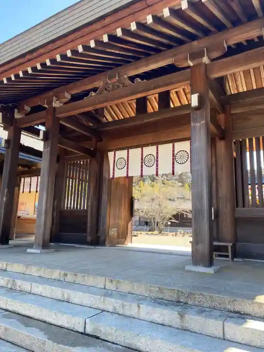 吉野神宮の山門・神門