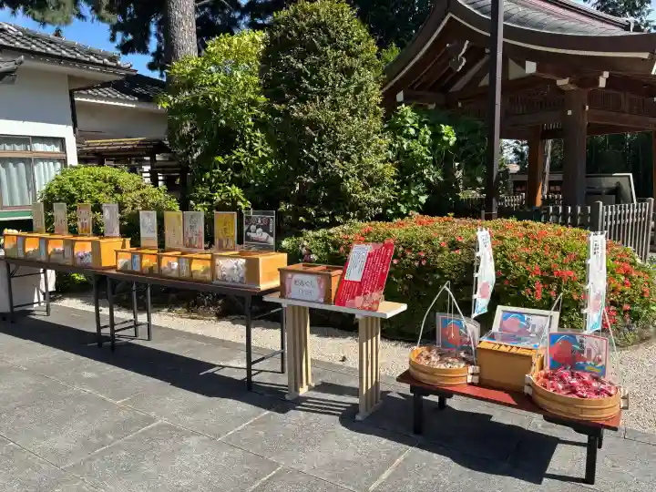 中野沼袋氷川神社の{uncategorized: "未分類", other: "その他", undefined: "問題あり", building: "その他建物", grave: "お墓", sacred_gate: "鳥居", guardian: "狛犬", statue: "像", buddha: "仏像", history: "歴史", nature: "自然", garden: "庭園", animal: "動物", pagoda: "塔", temizu: "手水舎", mountain_gate: "山門・神門", sanctuary: "本殿・本堂", subordinate: "末社・摂社", art: "芸術", scenery: "景色", jizo: "地蔵", ema: "絵馬", goshuin: "御朱印", omikuji: "おみくじ", items: "授与品その他", amulet: "お守り", goshuincho: "御朱印帳", eats: "食事", festival: "お祭り", votive_dance: "神楽", shichigosan: "七五三参", wedding: "結婚式", experience: "体験その他", initially: "初詣", around: "周辺", anti_infection: "感染症対策"}