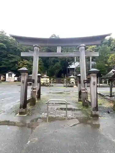 鳥海山大物忌神社吹浦口ノ宮の鳥居