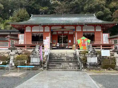 粉河産土神社（たのもしの宮）の{uncategorized: "未分類", other: "その他", undefined: "問題あり", building: "その他建物", grave: "お墓", sacred_gate: "鳥居", guardian: "狛犬", statue: "像", buddha: "仏像", history: "歴史", nature: "自然", garden: "庭園", animal: "動物", pagoda: "塔", temizu: "手水舎", mountain_gate: "山門・神門", sanctuary: "本殿・本堂", subordinate: "末社・摂社", art: "芸術", scenery: "景色", jizo: "地蔵", ema: "絵馬", goshuin: "御朱印", omikuji: "おみくじ", items: "授与品その他", amulet: "お守り", goshuincho: "御朱印帳", eats: "食事", festival: "お祭り", votive_dance: "神楽", shichigosan: "七五三参", wedding: "結婚式", experience: "体験その他", initially: "初詣", around: "周辺", anti_infection: "感染症対策"}