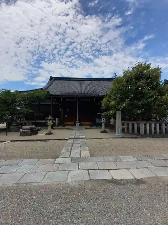 西大寺の本殿・本堂