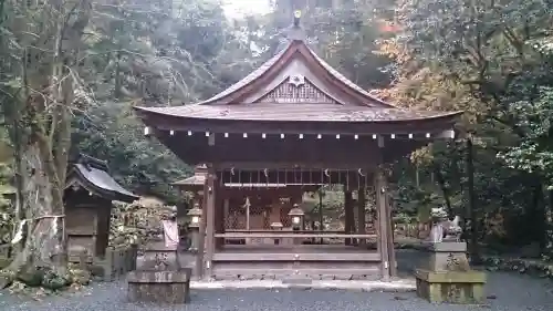 貴船神社の{uncategorized: "未分類", other: "その他", undefined: "問題あり", building: "その他建物", grave: "お墓", sacred_gate: "鳥居", guardian: "狛犬", statue: "像", buddha: "仏像", history: "歴史", nature: "自然", garden: "庭園", animal: "動物", pagoda: "塔", temizu: "手水舎", mountain_gate: "山門・神門", sanctuary: "本殿・本堂", subordinate: "末社・摂社", art: "芸術", scenery: "景色", jizo: "地蔵", ema: "絵馬", goshuin: "御朱印", omikuji: "おみくじ", items: "授与品その他", amulet: "お守り", goshuincho: "御朱印帳", eats: "食事", festival: "お祭り", votive_dance: "神楽", shichigosan: "七五三参", wedding: "結婚式", experience: "体験その他", initially: "初詣", around: "周辺", anti_infection: "感染症対策"}