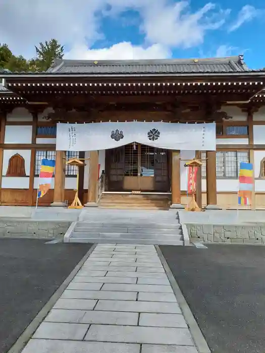 雲際寺の本殿