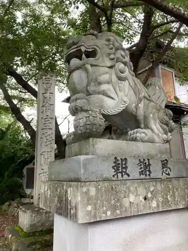 冨士御室浅間神社の狛犬