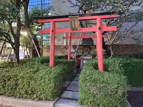 稲荷大明神（浪花町）の鳥居