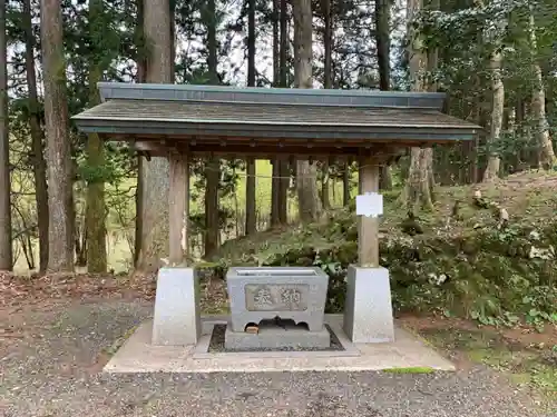 胎内神社の手水舎