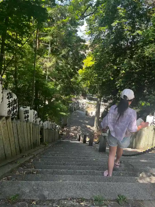 須佐神社・大祖大神社の{uncategorized: "未分類", other: "その他", undefined: "問題あり", building: "その他建物", grave: "お墓", sacred_gate: "鳥居", guardian: "狛犬", statue: "像", buddha: "仏像", history: "歴史", nature: "自然", garden: "庭園", animal: "動物", pagoda: "塔", temizu: "手水舎", mountain_gate: "山門・神門", sanctuary: "本殿・本堂", subordinate: "末社・摂社", art: "芸術", scenery: "景色", jizo: "地蔵", ema: "絵馬", goshuin: "御朱印", omikuji: "おみくじ", items: "授与品その他", amulet: "お守り", goshuincho: "御朱印帳", eats: "食事", festival: "お祭り", votive_dance: "神楽", shichigosan: "七五三参", wedding: "結婚式", experience: "体験その他", initially: "初詣", around: "周辺", anti_infection: "感染症対策"}