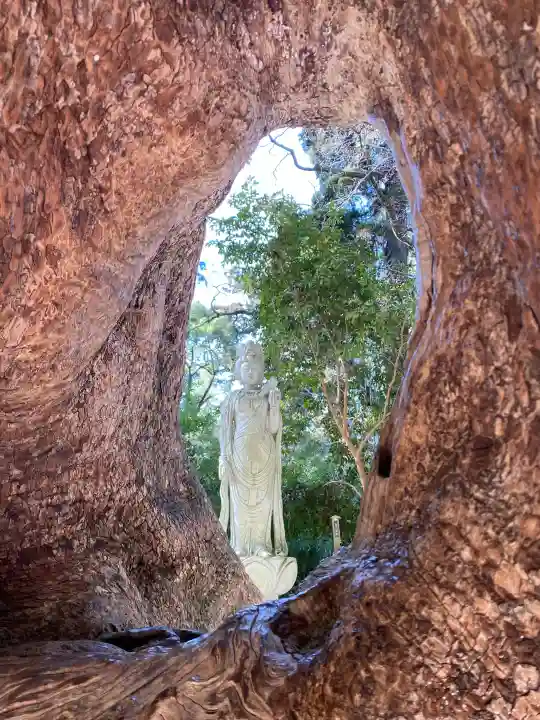 笠森寺の{uncategorized: "未分類", other: "その他", undefined: "問題あり", building: "その他建物", grave: "お墓", sacred_gate: "鳥居", guardian: "狛犬", statue: "像", buddha: "仏像", history: "歴史", nature: "自然", garden: "庭園", animal: "動物", pagoda: "塔", temizu: "手水舎", mountain_gate: "山門・神門", sanctuary: "本殿・本堂", subordinate: "末社・摂社", art: "芸術", scenery: "景色", jizo: "地蔵", ema: "絵馬", goshuin: "御朱印", omikuji: "おみくじ", items: "授与品その他", amulet: "お守り", goshuincho: "御朱印帳", eats: "食事", festival: "お祭り", votive_dance: "神楽", shichigosan: "七五三参", wedding: "結婚式", experience: "体験その他", initially: "初詣", around: "周辺", anti_infection: "感染症対策"}