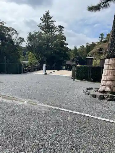 伊勢神宮外宮（豊受大神宮）の{uncategorized: "未分類", other: "その他", undefined: "問題あり", building: "その他建物", grave: "お墓", sacred_gate: "鳥居", guardian: "狛犬", statue: "像", buddha: "仏像", history: "歴史", nature: "自然", garden: "庭園", animal: "動物", pagoda: "塔", temizu: "手水舎", mountain_gate: "山門・神門", sanctuary: "本殿・本堂", subordinate: "末社・摂社", art: "芸術", scenery: "景色", jizo: "地蔵", ema: "絵馬", goshuin: "御朱印", omikuji: "おみくじ", items: "授与品その他", amulet: "お守り", goshuincho: "御朱印帳", eats: "食事", festival: "お祭り", votive_dance: "神楽", shichigosan: "七五三参", wedding: "結婚式", experience: "体験その他", initially: "初詣", around: "周辺", anti_infection: "感染症対策"}