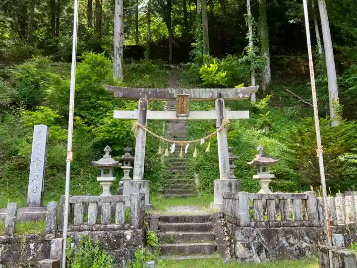 白山神社の鳥居