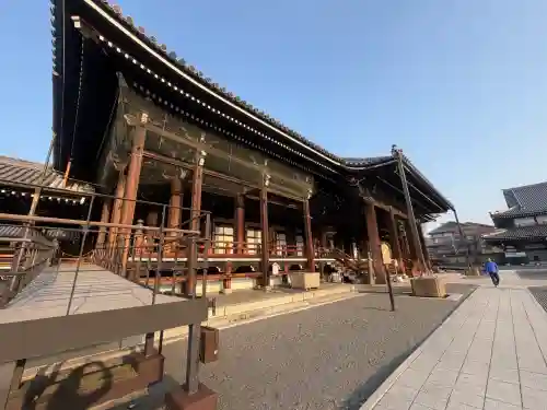 本願寺（西本願寺）の{uncategorized: "未分類", other: "その他", undefined: "問題あり", building: "その他建物", grave: "お墓", sacred_gate: "鳥居", guardian: "狛犬", statue: "像", buddha: "仏像", history: "歴史", nature: "自然", garden: "庭園", animal: "動物", pagoda: "塔", temizu: "手水舎", mountain_gate: "山門・神門", sanctuary: "本殿・本堂", subordinate: "末社・摂社", art: "芸術", scenery: "景色", jizo: "地蔵", ema: "絵馬", goshuin: "御朱印", omikuji: "おみくじ", items: "授与品その他", amulet: "お守り", goshuincho: "御朱印帳", eats: "食事", festival: "お祭り", votive_dance: "神楽", shichigosan: "七五三参", wedding: "結婚式", experience: "体験その他", initially: "初詣", around: "周辺", anti_infection: "感染症対策"}