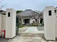 本光寺の{uncategorized: "未分類", other: "その他", undefined: "問題あり", building: "その他建物", grave: "お墓", sacred_gate: "鳥居", guardian: "狛犬", statue: "像", buddha: "仏像", history: "歴史", nature: "自然", garden: "庭園", animal: "動物", pagoda: "塔", temizu: "手水舎", mountain_gate: "山門・神門", sanctuary: "本殿・本堂", subordinate: "末社・摂社", art: "芸術", scenery: "景色", jizo: "地蔵", ema: "絵馬", goshuin: "御朱印", omikuji: "おみくじ", items: "授与品その他", amulet: "お守り", goshuincho: "御朱印帳", eats: "食事", festival: "お祭り", votive_dance: "神楽", shichigosan: "七五三参", wedding: "結婚式", experience: "体験その他", initially: "初詣", around: "周辺", anti_infection: "感染症対策"}