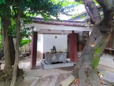 榊森白山社の手水舎